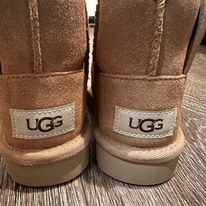 UGG® Classic Mini II Boot - Little Kid